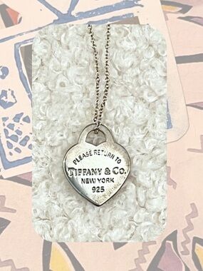 Please return to Tiffany & Co. 925 classic heart pendant silver necklace